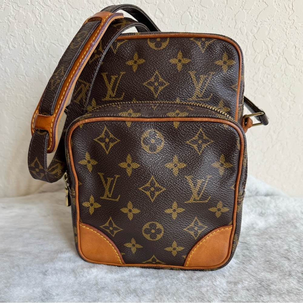 Louis Vuitton Amazone Monogram Canvas Crossbody Messenger Bag Vintage P0336